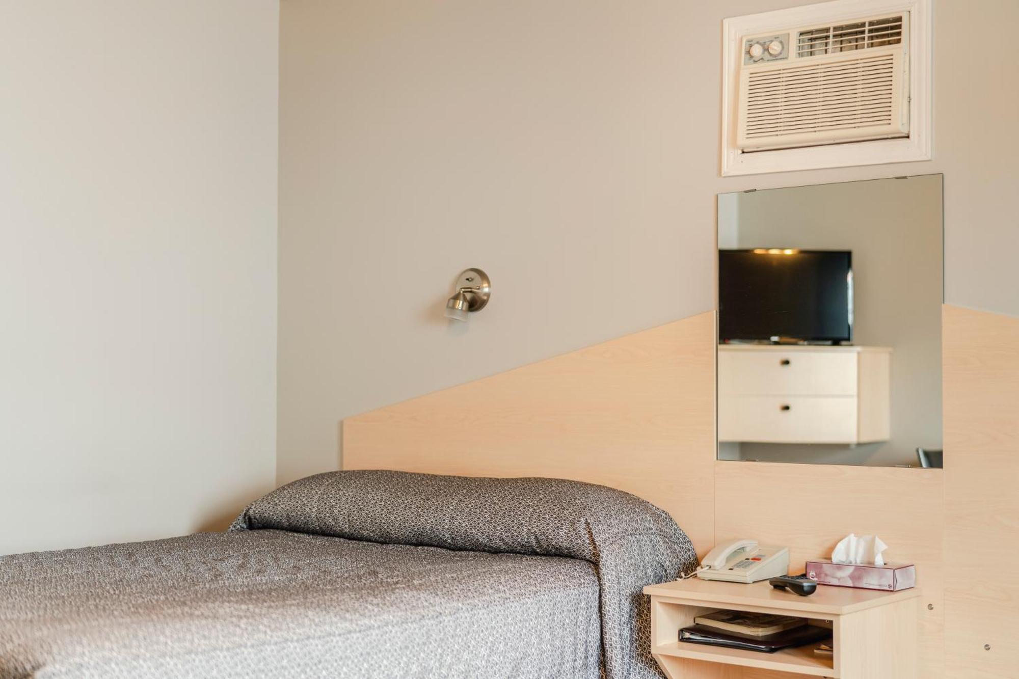 Motel Park วาล-ดอร์ ภายนอก รูปภาพ