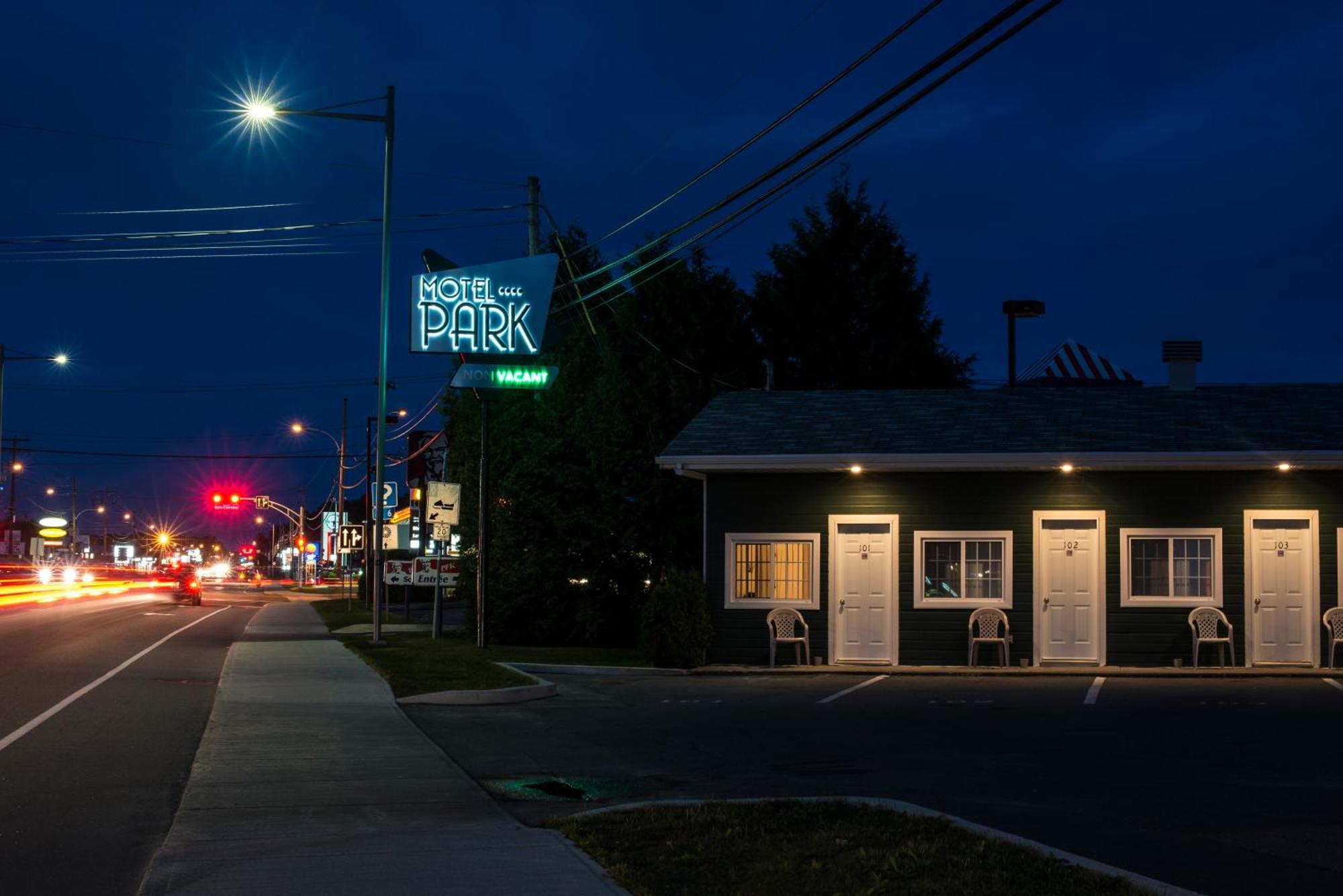 Motel Park วาล-ดอร์ ภายนอก รูปภาพ
